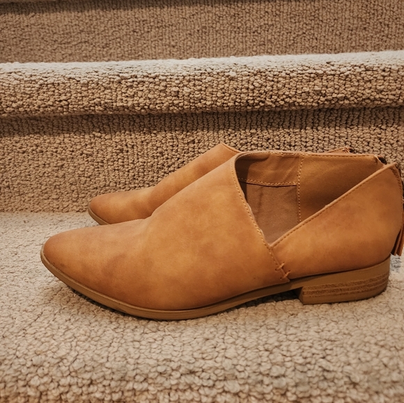 Shoes - Picture 2 of 2